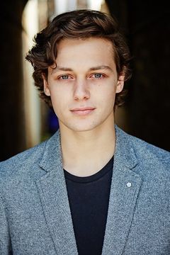 Jesse Hyde interpreta Young Peter