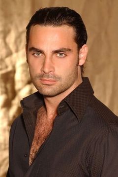 Alessandro Mario interpreta Massimo