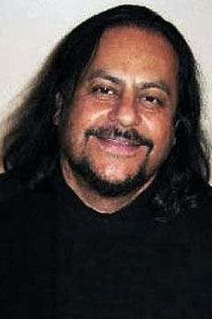 Tito Larriva interpreta Jesu