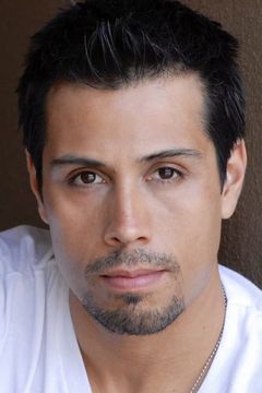 Matt Medrano interpreta Marshal Franks (uncredited)