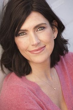 Jennifer O'Kain interpreta Mrs. Post