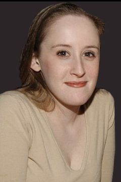 Quinn Culkin interpreta Girl at Airport (uncredited)