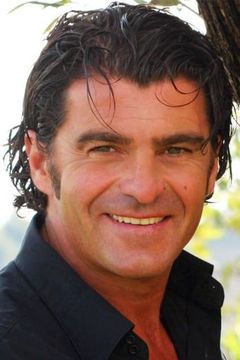 Alberto Tomba interpreta Alessandro Corso