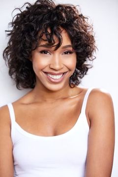 Kara Duncan interpreta Jules