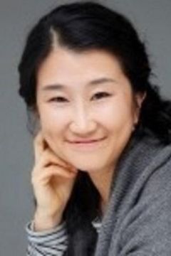 Lee Sae-ro-mi interpreta Doctor