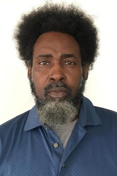 Hector Johnson interpreta Security Guard #3