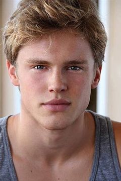 Jack DePew interpreta Young Gus Caldwell