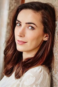 Geraldine Hakewill interpreta Peregrine Fisher