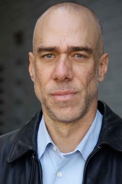 David Figlioli interpreta Lanny Rierden