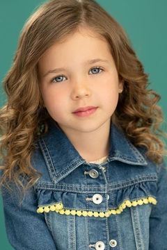 Chloe McKinnon interpreta Little Girl
