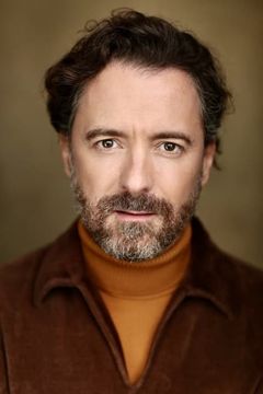 Eric Geynes interpreta Hugo