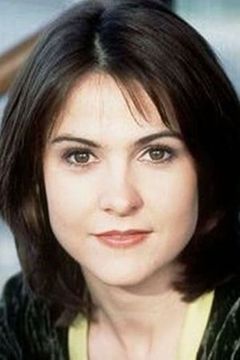 Gillian Kearney interpreta Cynthia Lennon