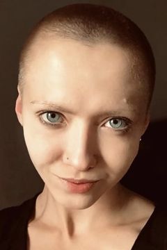 Anastasia Zabarchuk interpreta Witch