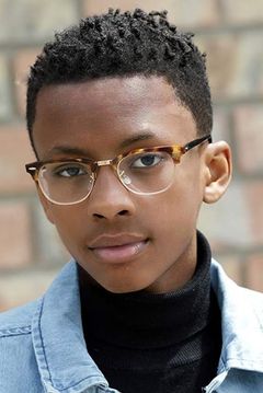 Israel Johnson interpreta Noah Lambert
