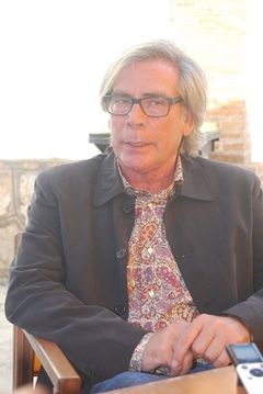 Bernard Seray interpreta Nicky