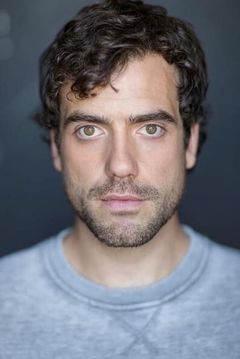 Daniel Ings interpreta Andy