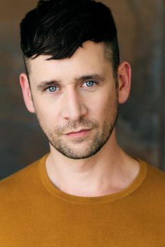 Mark Leslie Ford interpreta Bill Thackery