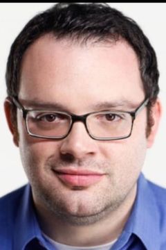 Mark Gessner interpreta Shy Screenwriter