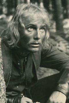 Stephan Chase interpreta General