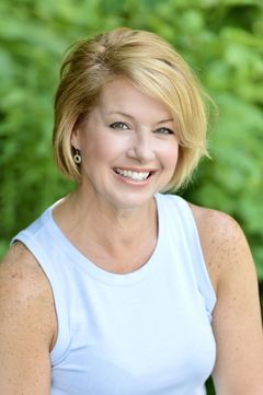 Patty O'Neil interpreta Sharon Baker