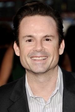 Matt Nolan interpreta Additional Voices (voice)