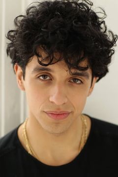 Sebastian Chacon interpreta Noah York