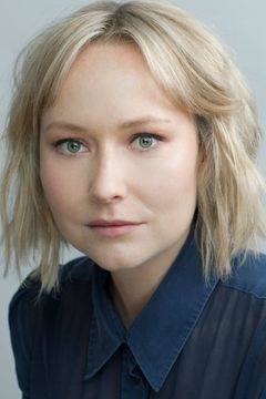 Fern Sutherland interpreta DC Kristin Sims