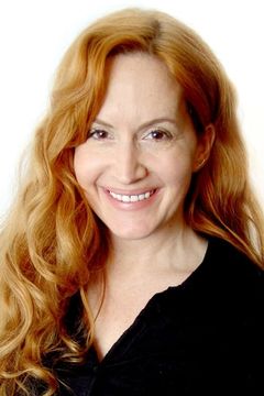 Tanis Dolman interpreta Agatha Wynford