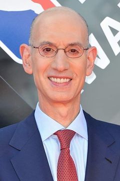 Adam Silver interpreta Self