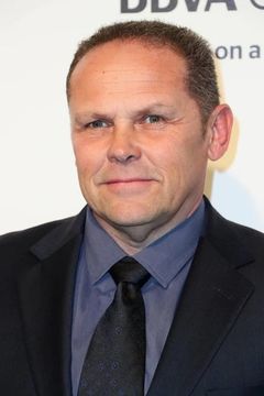 Kevin Chapman interpreta Lionel Fusco