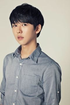 Jang Kyoung-up interpreta soldier