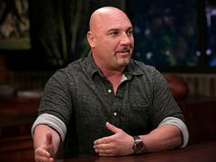 Jay Glazer interpreta Hack Pack