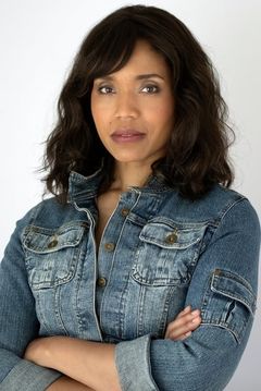 Tia Dionne Hodge interpreta Uptown Woman (uncredited)