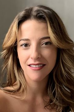 Paula Brancati interpreta Stephanie Pinski