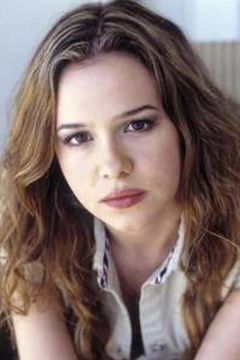 Marieh Delfino interpreta 2nd Girl