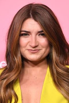 Tenille Townes interpreta Self