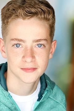 Connor Kalopsis interpreta Ethan Sanderson
