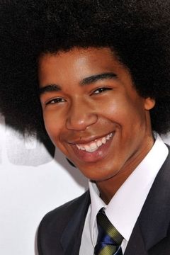 Jon Kent Ethridge interpreta Teenager