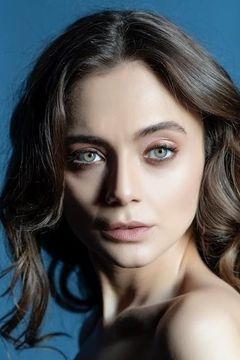 Damla Sönmez interpreta Nuran