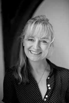 Catherine Rabett interpreta Liz