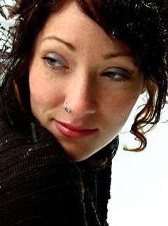 Andreanne Ross interpreta Concubine #1