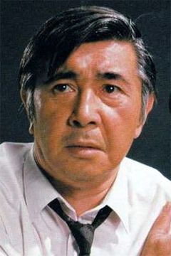 Tomisaburō Wakayama interpreta Sugai
