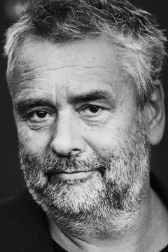 Luc Besson interpreta Boat Owner (uncredited)