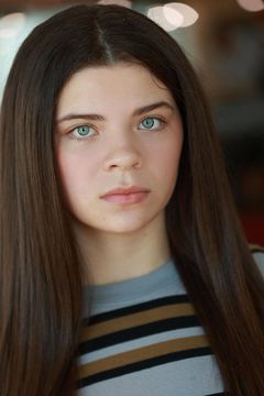 Emma Rose Smith interpreta Mandy