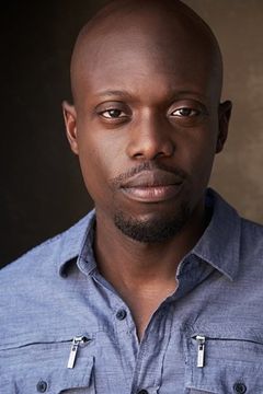 Keston John interpreta Darnell
