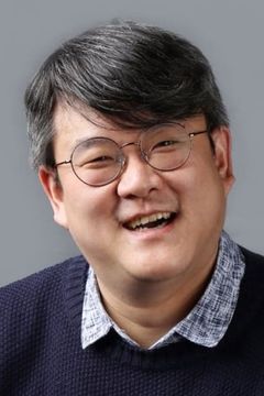 Yoo Jong-yeon interpreta Control room staff