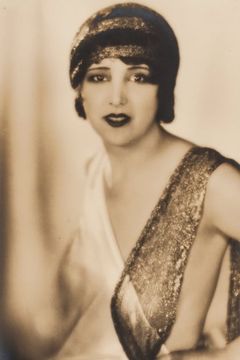Estelle Taylor interpreta Undetermined Role (uncredited)