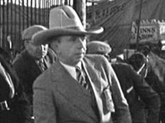 William J. O'Brien interpreta Night Switchman