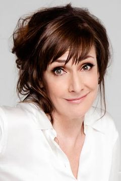 Pauline McLynn interpreta Mrs. Trattner