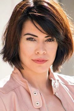 Alexandra Lucchesi interpreta Smuggled Woman